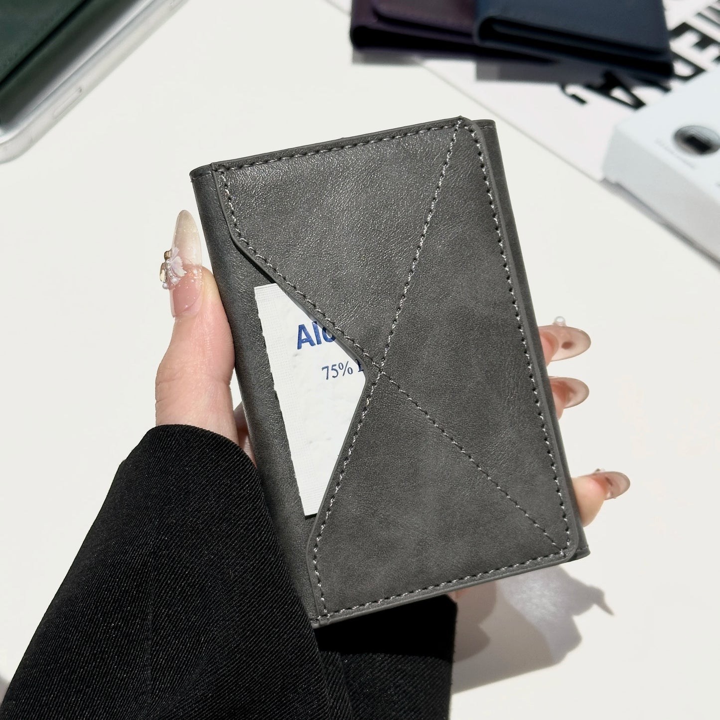 Magnetic Tri-fold Wallet | Holds Up to 6 Cards | UTILCK