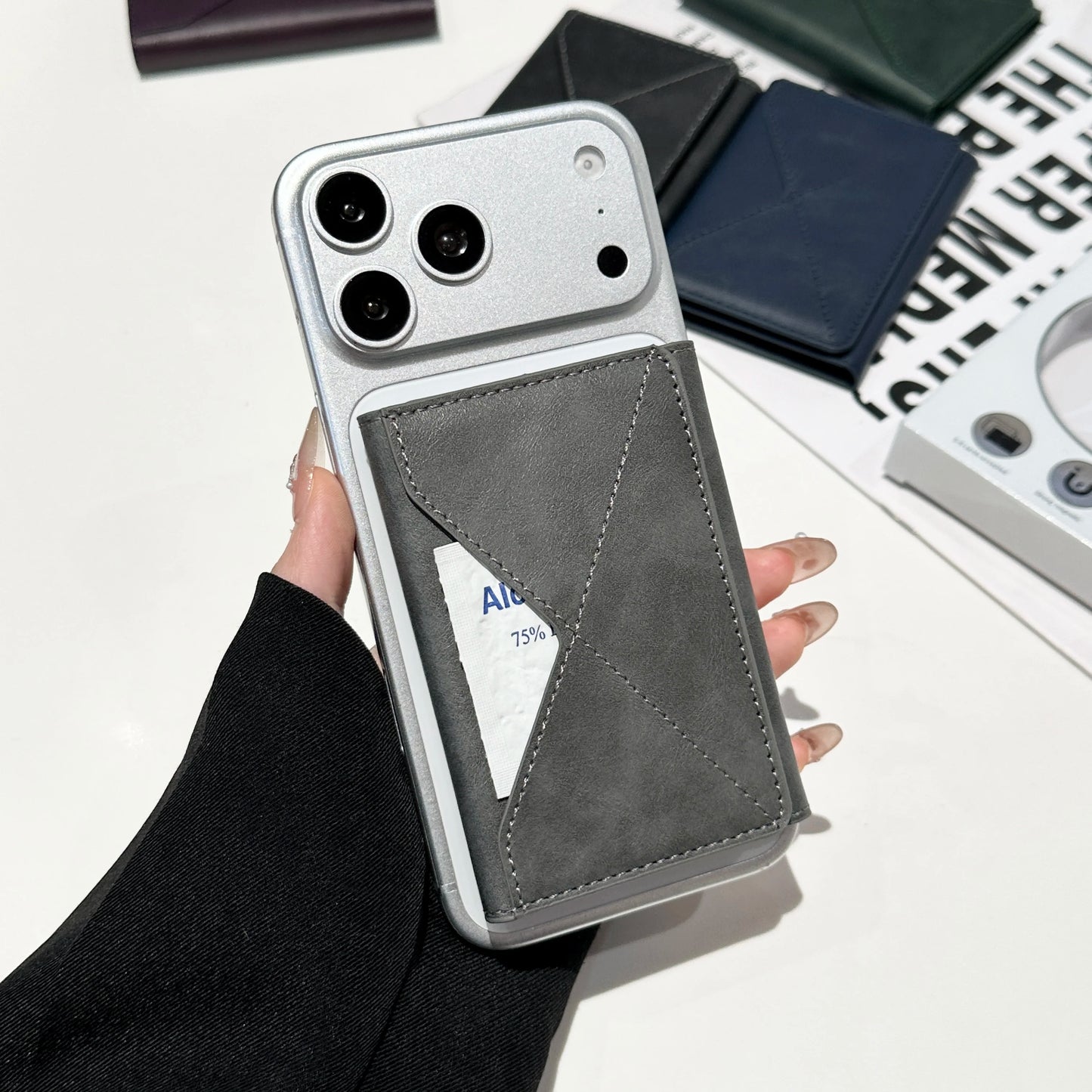 Magnetic Tri-fold Wallet | Holds Up to 6 Cards | UTILCK