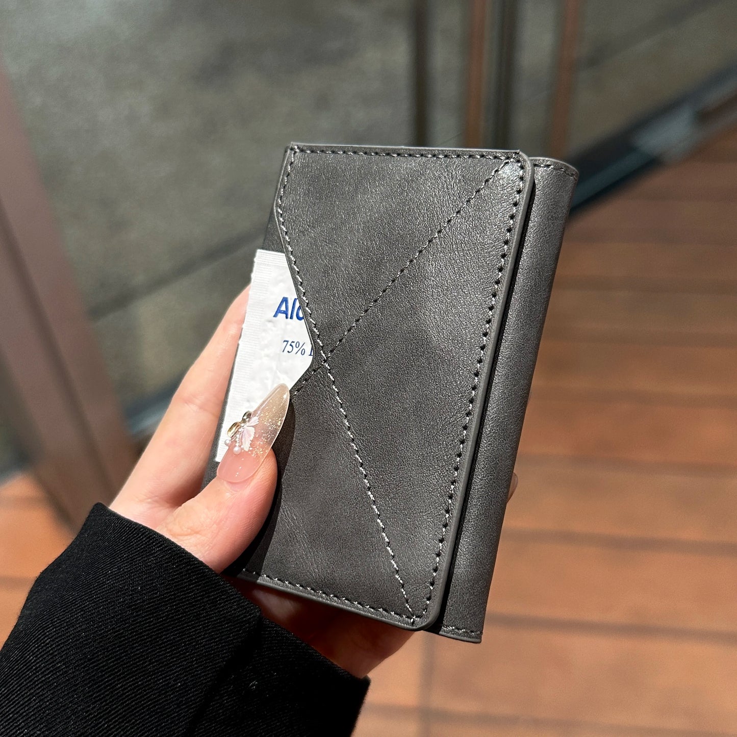Magnetic Tri-fold Wallet | Holds Up to 6 Cards | UTILCK