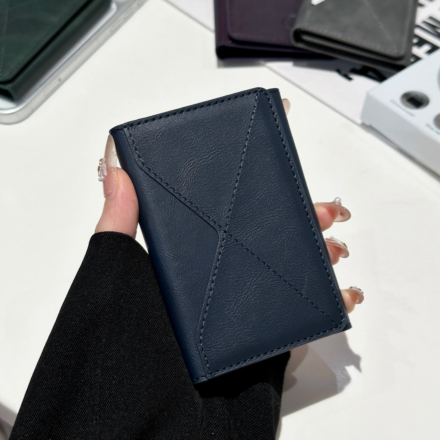 Magnetic Tri-fold Wallet | Holds Up to 6 Cards | UTILCK